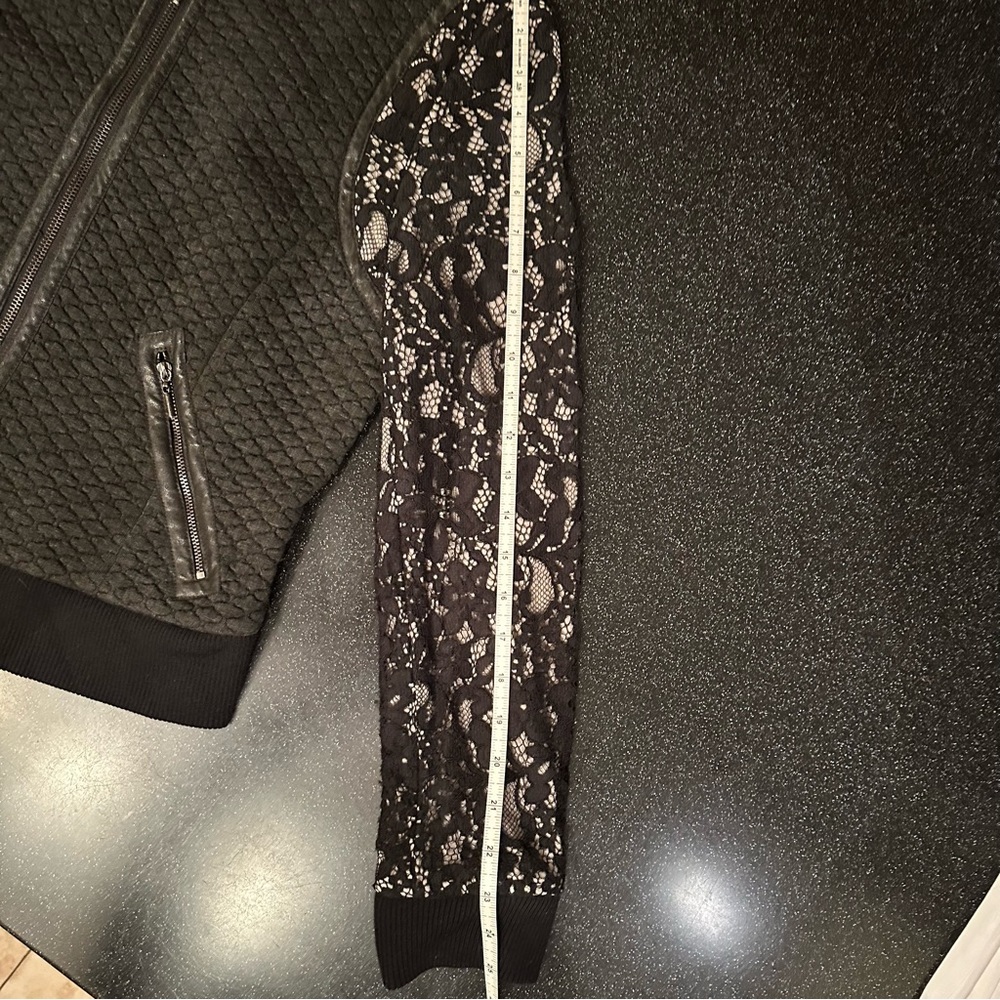 Rebecca Taylor quilted bomber with leather and lace details - Picture 12 of 13